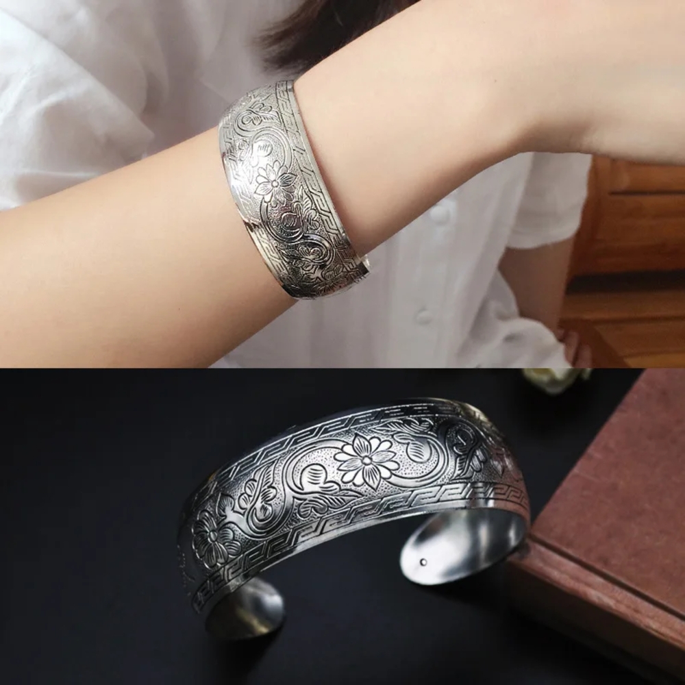 Elegant Tibeten Silver Floral Bangle..